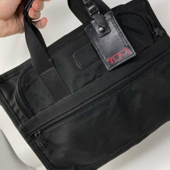 Tumi 207D3 Slim Black Nylon Ballistic Mini Laptop Ipad Computer Travel Bag - Picture 10 of 16